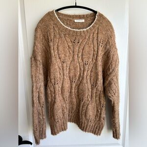 Neuflora Cable Knit Crewneck Sweater in Camel